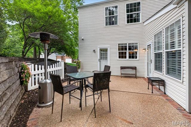 482 Pine Hollow Court, Ballwin, MO 63021
