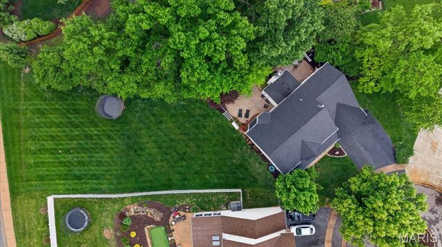 482 Pine Hollow Court, Ballwin, MO 63021