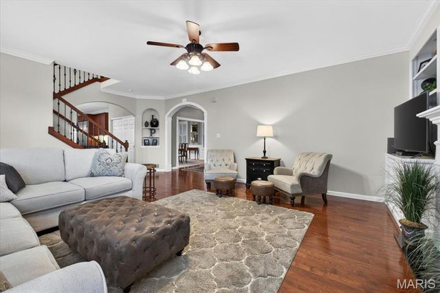 482 Pine Hollow Court, Ballwin, MO 63021
