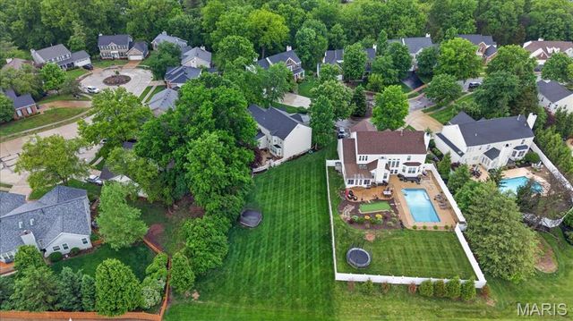 482 Pine Hollow Court, Ballwin, MO 63021