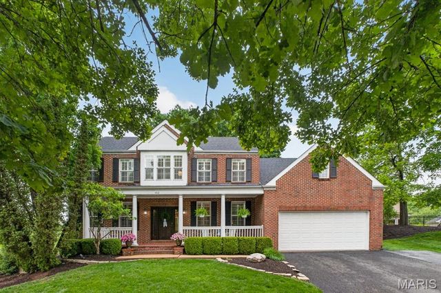 482 Pine Hollow Court, Ballwin, MO 63021