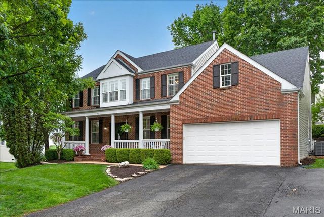 482 Pine Hollow Court, Ballwin, MO 63021