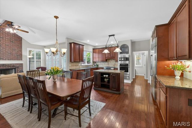 482 Pine Hollow Court, Ballwin, MO 63021