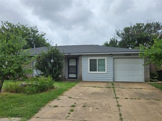 1302 Rebecca Lane, Arlington, TX 76014