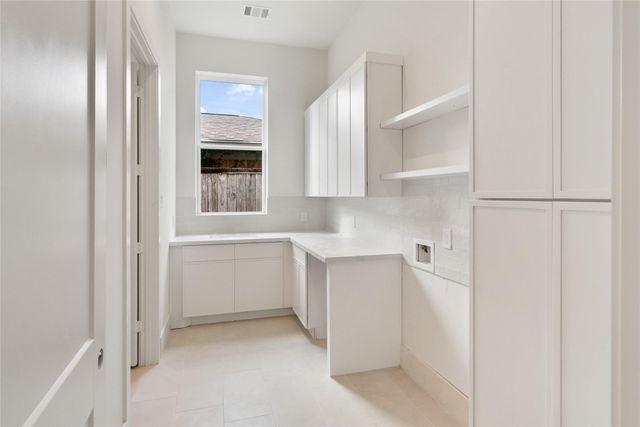 1002 E 25th Street, Houston, TX 77009