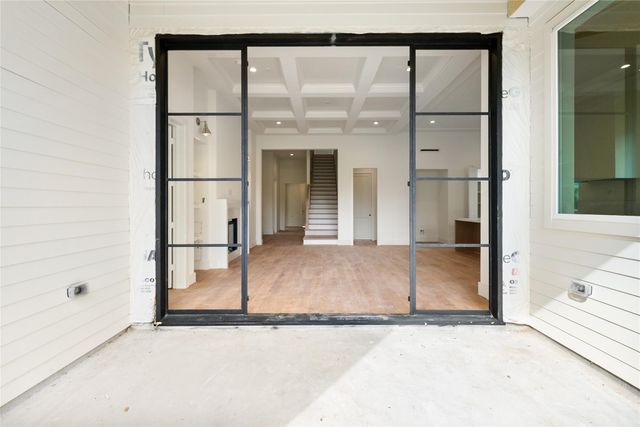 1002 E 25th Street, Houston, TX 77009