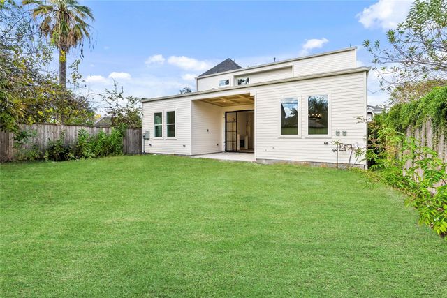 1002 E 25th Street, Houston, TX 77009