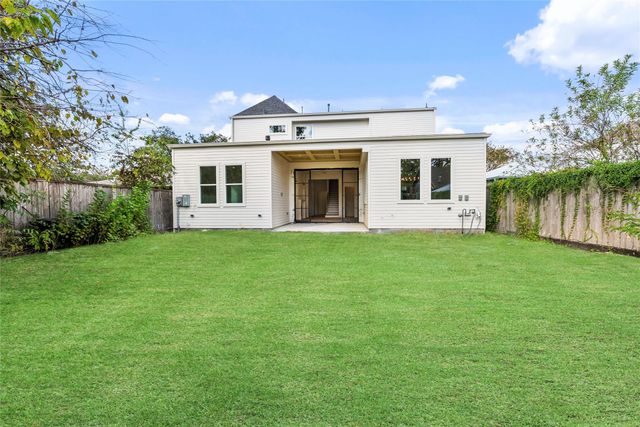 1002 E 25th Street, Houston, TX 77009