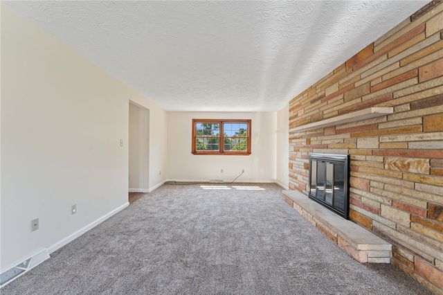 1085 Mcallister Dr, Plum Boro, PA 15068