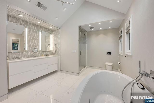 402 Highland Avenue, Ridgewood, NJ 07450