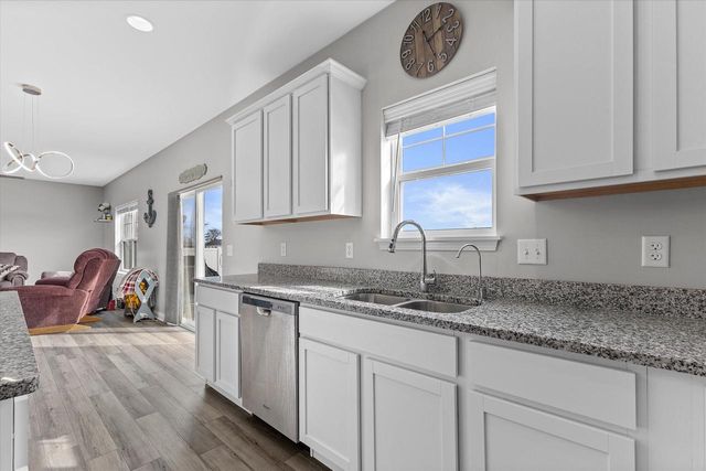 203 Linden LANE, Delavan, WI 53115