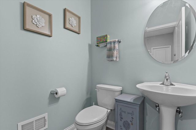 203 Linden LANE, Delavan, WI 53115