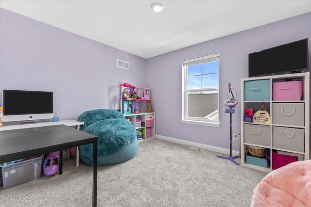 203 Linden LANE, Delavan, WI 53115