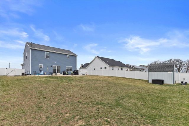 203 Linden LANE, Delavan, WI 53115