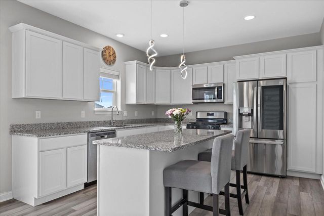 203 Linden LANE, Delavan, WI 53115