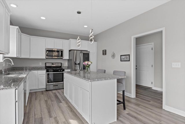 203 Linden LANE, Delavan, WI 53115