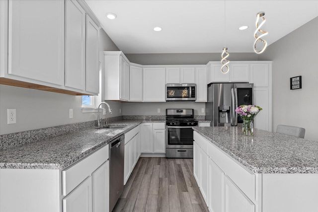 203 Linden LANE, Delavan, WI 53115