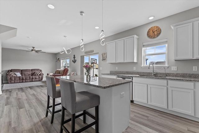 203 Linden LANE, Delavan, WI 53115