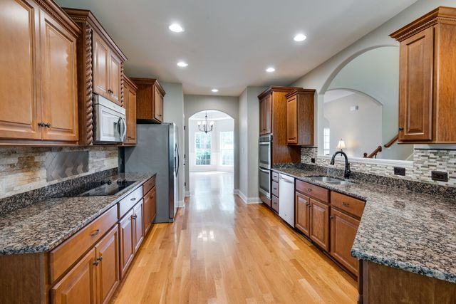1000 Glessner Dr, Spring Hill, TN 37174