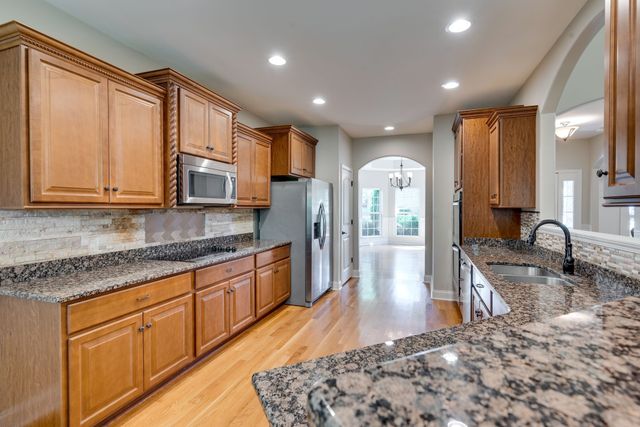 1000 Glessner Dr, Spring Hill, TN 37174