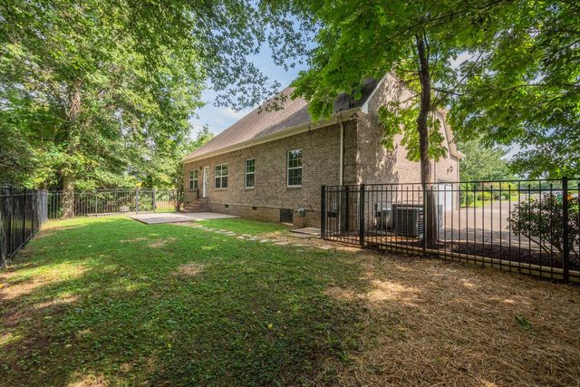 1000 Glessner Dr, Spring Hill, TN 37174