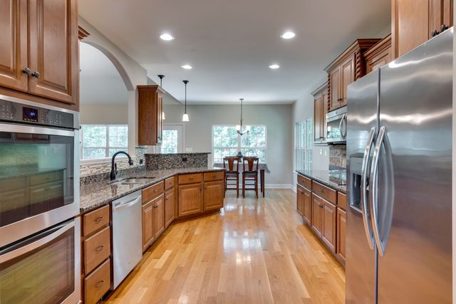 1000 Glessner Dr, Spring Hill, TN 37174