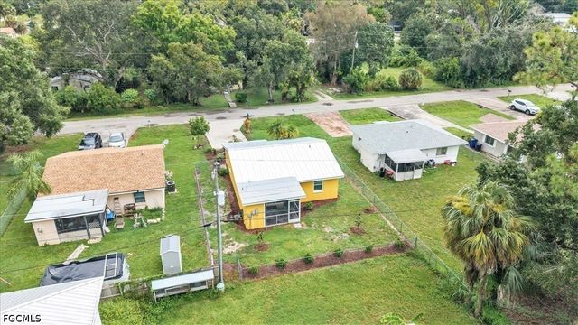 537 Capitol ST, North Fort Myers, FL 33903