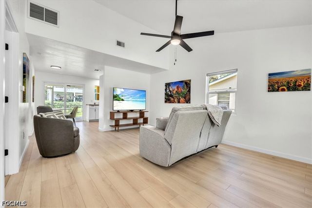 537 Capitol ST, North Fort Myers, FL 33903