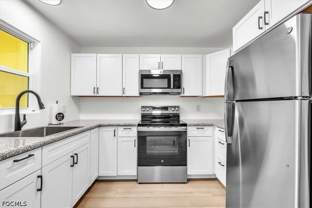 537 Capitol ST, North Fort Myers, FL 33903