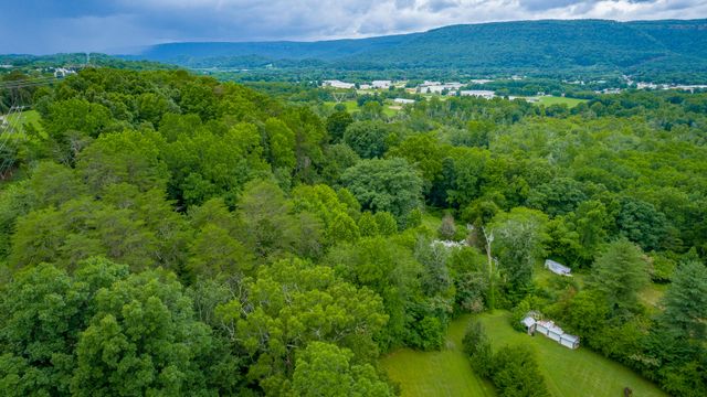 9059 Daisy Dallas Road, Soddy Daisy, TN 37379