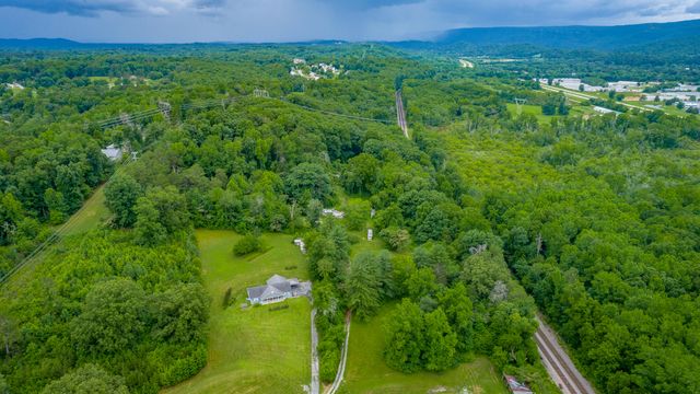 9059 Daisy Dallas Road, Soddy Daisy, TN 37379