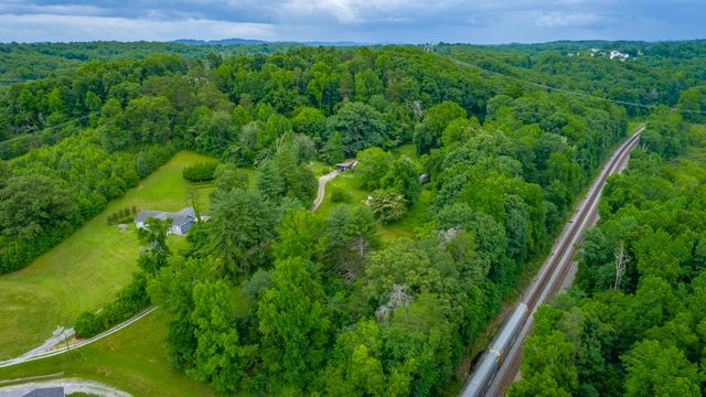 9059 Daisy Dallas Road, Soddy Daisy, TN 37379