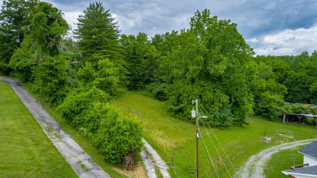 9059 Daisy Dallas Road, Soddy Daisy, TN 37379