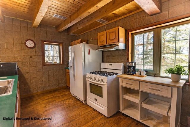 E2392 S Dutch Hollow Road, La Valle, WI 53941