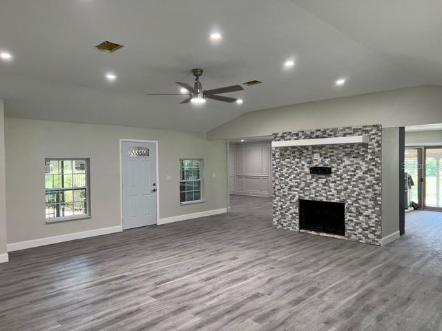 11223 COUNTY ROAD 223, Oxford, FL 34484