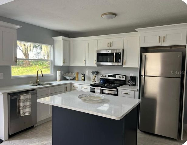 11223 COUNTY ROAD 223, Oxford, FL 34484