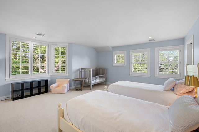203 HAYSTACK LN, Greenville, DE 19807