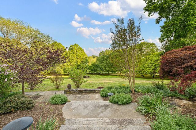 203 HAYSTACK LN, Greenville, DE 19807
