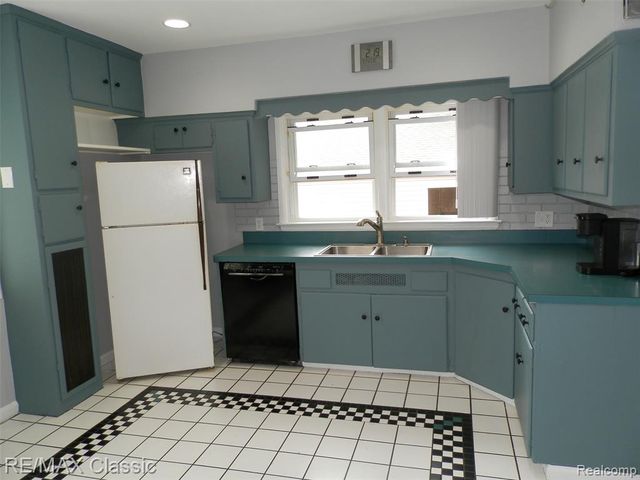 23754 Haynes Street, Farmington Hills, MI 48336