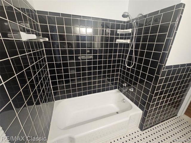 23754 Haynes Street, Farmington Hills, MI 48336