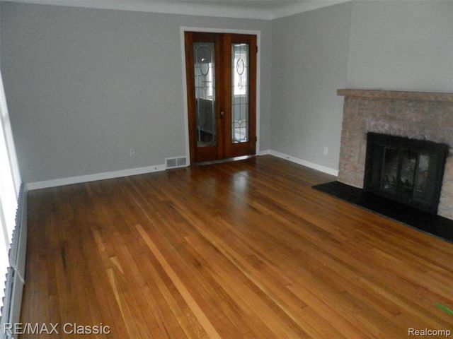 23754 Haynes Street, Farmington Hills, MI 48336