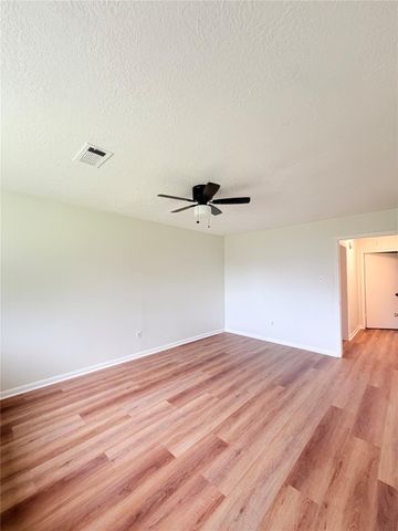 4410 Longhorn Drive, Baytown, TX 77521