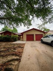 4410 Longhorn Drive, Baytown, TX 77521
