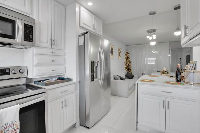 700 SE 6 Avenue 107, Deerfield Beach, FL 33441