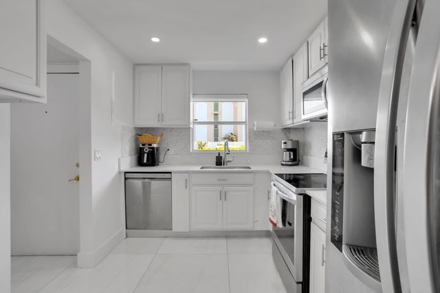 700 SE 6 Avenue 107, Deerfield Beach, FL 33441