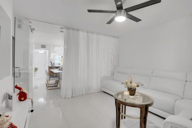 700 SE 6 Avenue 107, Deerfield Beach, FL 33441