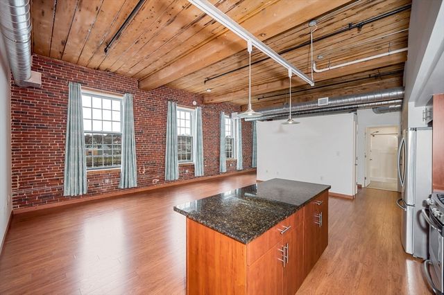 130 John 214, Lowell, MA 01852