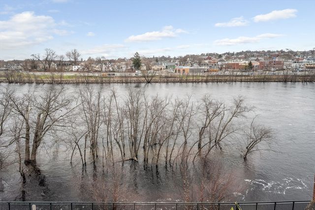 130 John 214, Lowell, MA 01852