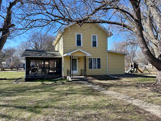 307 2nd Street W, Lyndon, IL 61261