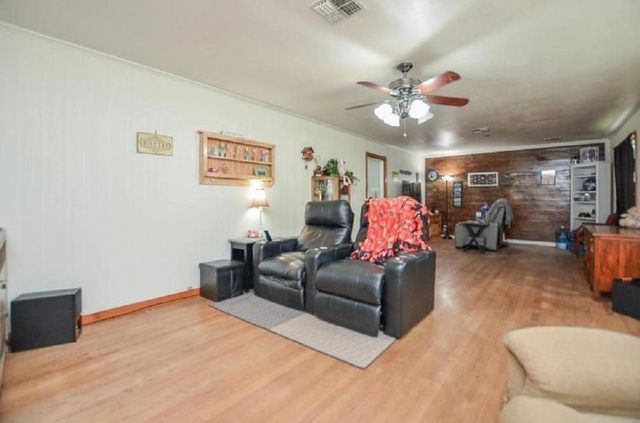 1116 N Meyer Street, Sealy, TX 77474